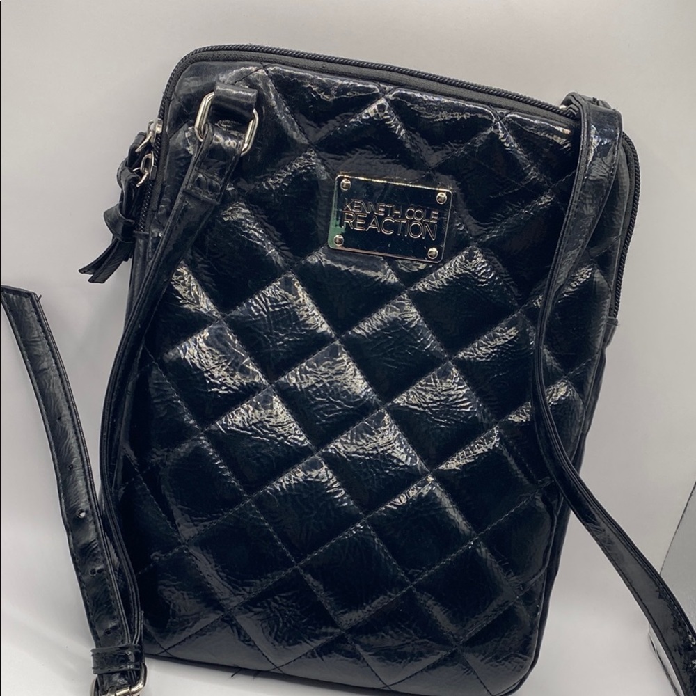 Kenneth Cole Reaction Black Quilted Crossbody Bag Gold Accent Adjustable Strap